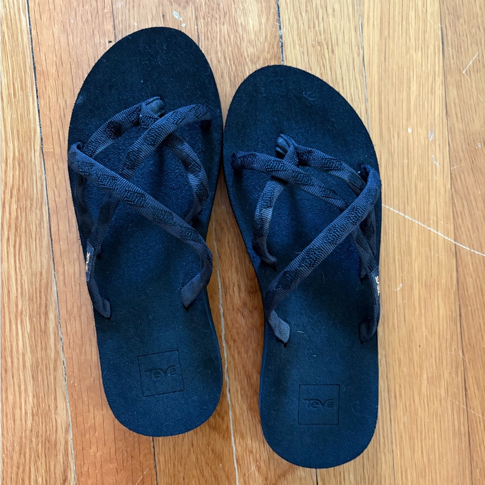 Teva Olowahu Women's Black Sandals
